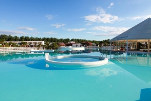 1 CLUB ESSE SUNBEACH